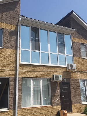  Застекленный балкон