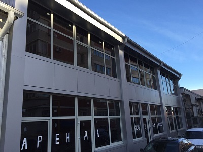 Застекленный фасад здания